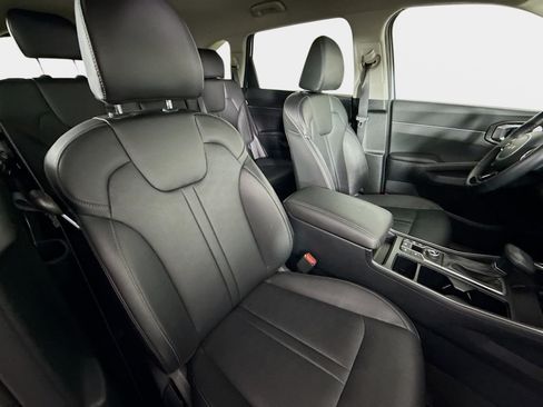 Used 2025 Kia Sorento S FWD image 27