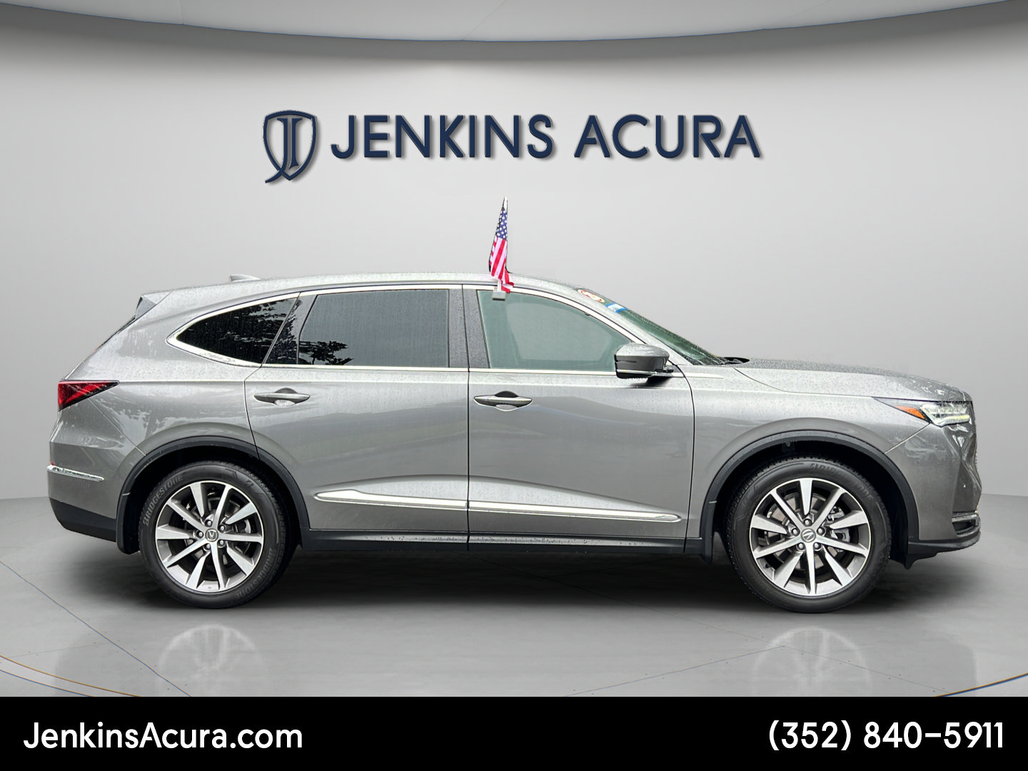 Used 2025 Acura MDX w/ Technology Package FWD image 2