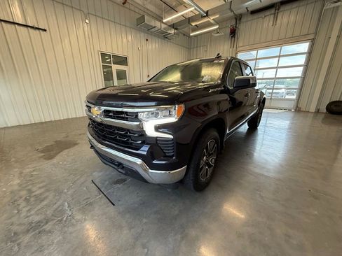 Used 2022 Chevrolet Silverado 1500 LT w/ Protection Package AWD/4WD image 17