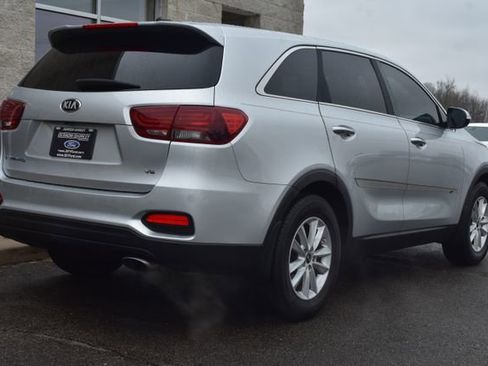 Used 2019 Kia Sorento LX image 13