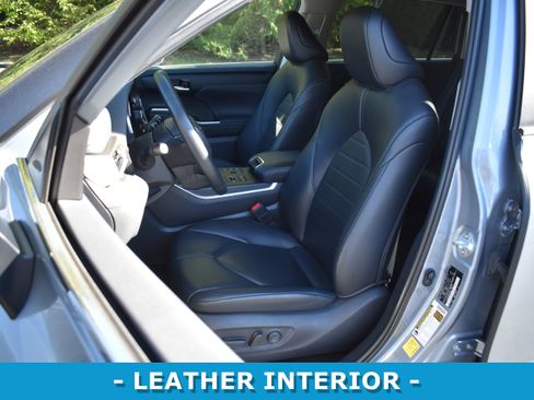 Used 2023 Toyota Highlander L image 8