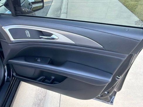 Used 2018 Lincoln MKZ Premiere FWD image 23