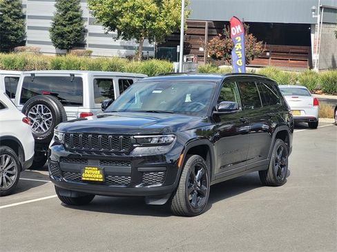 New 2025 Jeep Grand Cherokee L Altitude image 7