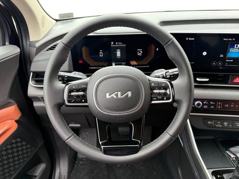 New 2026 Kia Carnival EX FWD image 12