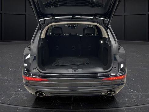 Used 2024 Lincoln Corsair Grand Touring w/ Rear Removable Package Tray image 16