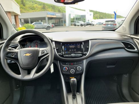 Used 2021 Chevrolet Trax LS w/ Tint and Cruise Package AWD/4WD image 15