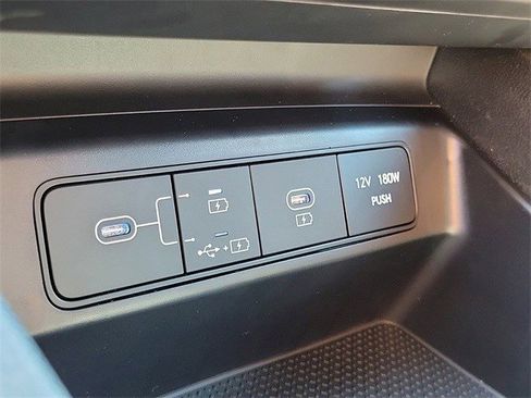 Used 2025 Hyundai Santa Cruz SE image 25