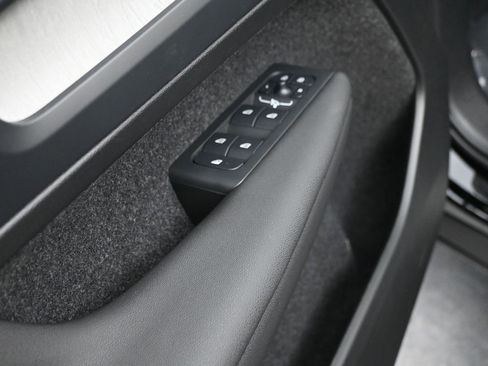 New 2025 Volvo XC40 B5 Core w/ Protection Package Premier image 11