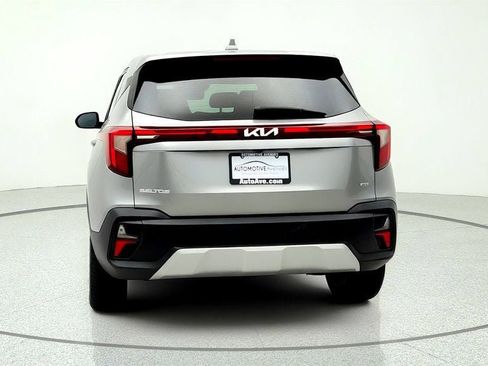 Used 2025 Kia Seltos LX AWD/4WD image 6