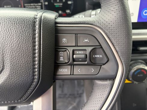 Certified 2026 Toyota 4Runner TRD Off-Road Premium AWD/4WD image 15