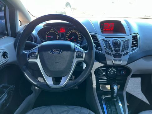 Used 2013 Ford Fiesta SE image 17