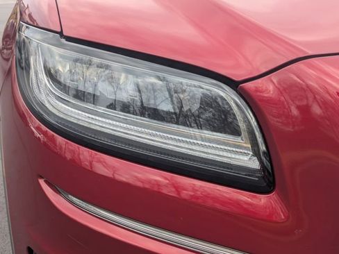 Used 2019 Lincoln Nautilus Reserve image 10