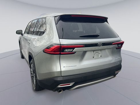 Used 2024 Toyota Grand Highlander AWD Hybrid image 4