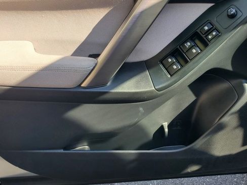 Used 2015 Subaru Forester 2.5i Premium w/ All-Weather Package image 12