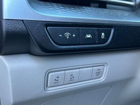 Used 2024 Kia Carnival LX image 74