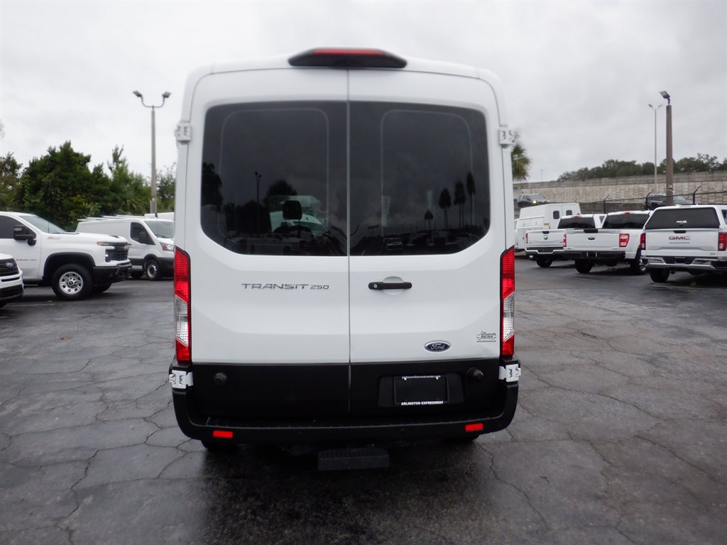 Used 2019 Ford Transit 250 148 Medium Roof RWD image 4