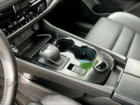 Certified 2025 Nissan Rogue SL w/ Tech Package AWD/4WD image 18