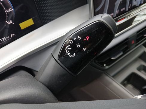 New 2026 Volkswagen Tiguan SE image 23