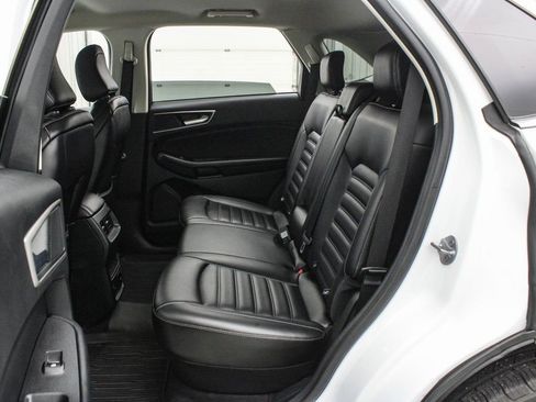 Certified 2022 Ford Edge SEL w/ Convenience Package image 18