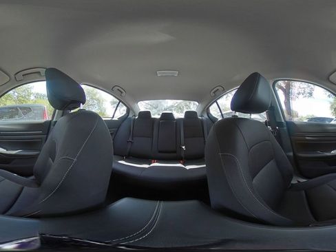 Used 2025 Nissan Altima 2.5 SV image 39