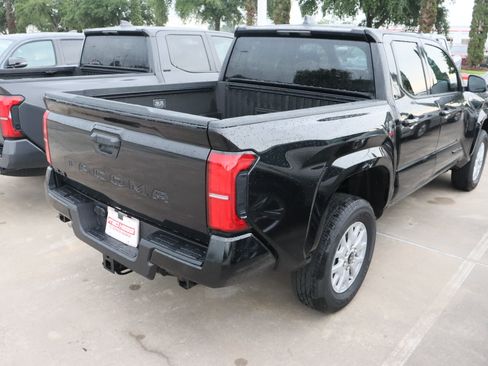 Used 2026 Toyota Tacoma SR5 AWD/4WD image 9