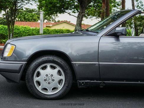 Used 1995 Mercedes-Benz E 320 Convertible image 4