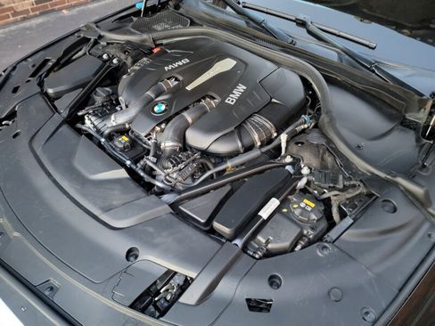 Used 2017 BMW 750Li xDrive image 30