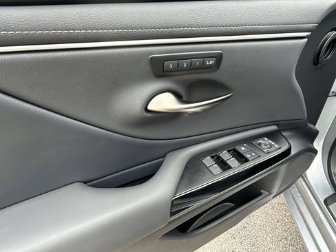 Used 2025 Lexus ES 350 w/ Premium Package image 29