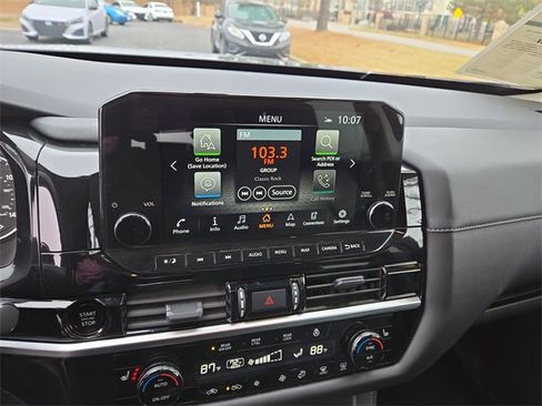 Certified 2025 Nissan Pathfinder SL image 24