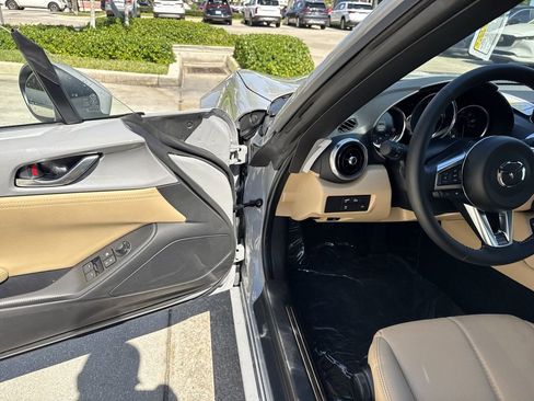 New 2026 MAZDA MX-5 Miata RF Grand Touring RWD image 17