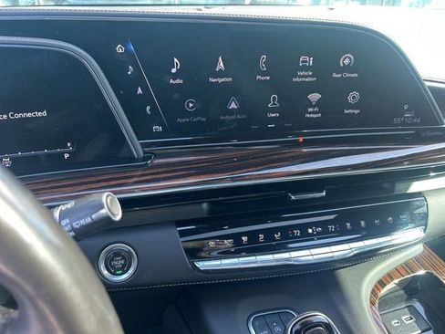 Used 2021 Cadillac Escalade ESV Premium Luxury image 9