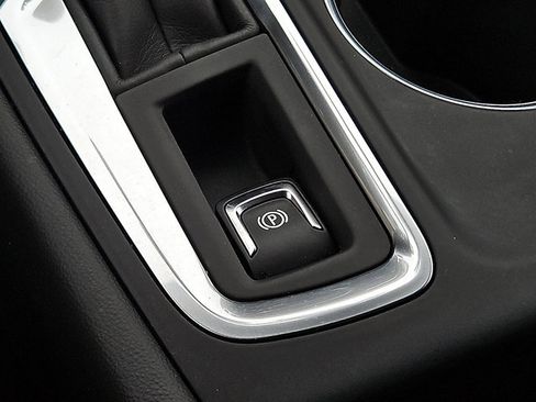 Used 2022 Chevrolet Equinox LT image 24