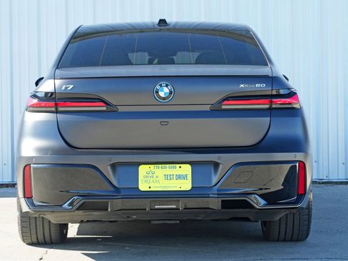 Used 2023 BMW i7 xDrive60 image 11