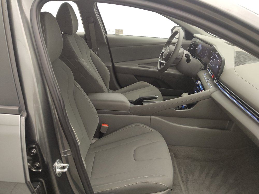 Used 2024 Hyundai Elantra SEL FWD image 21