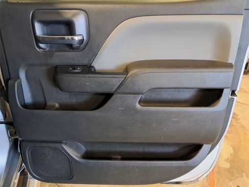 Used 2018 Chevrolet Silverado 1500 Custom image 14