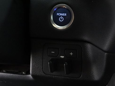 Used 2024 Toyota Tundra Limited w/ Power Package AWD/4WD image 18