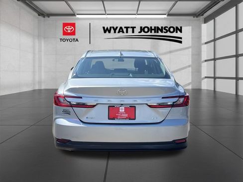 Used 2025 Toyota Camry LE FWD image 4