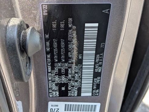 Used 2022 Toyota Sienna XLE AWD/4WD image 12