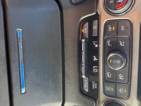 Used 2019 GMC Yukon XL Denali image 34