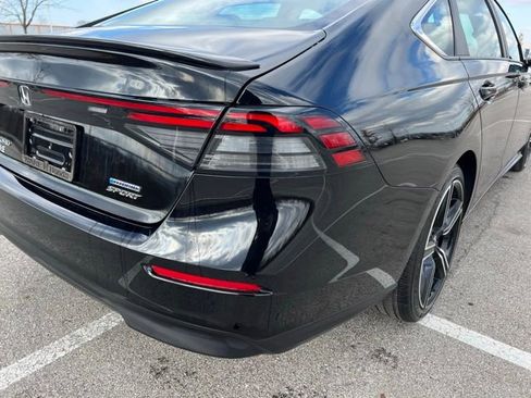 Used 2025 Honda Accord Sport image 9