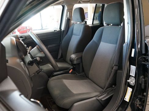 Used 2016 Jeep Compass Sport w/ Power Value Group FWD image 2