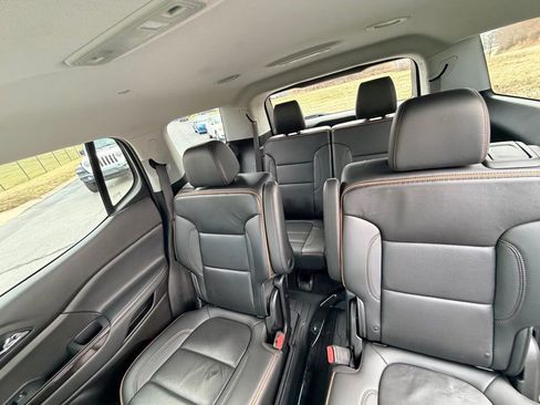 Used 2021 GMC Acadia AT4 image 29