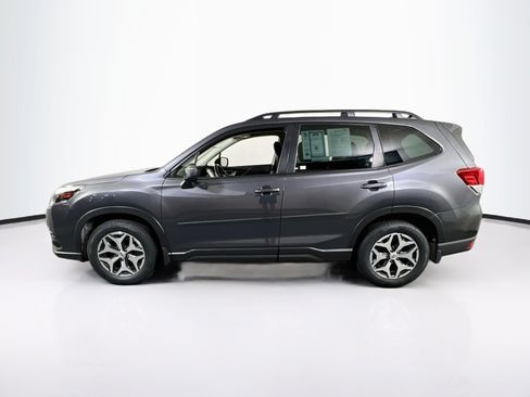 Used 2023 Subaru Forester Premium AWD/4WD image 8