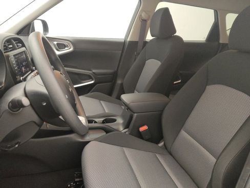 Used 2025 Kia Soul S FWD image 17