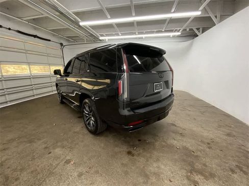 Certified 2024 Cadillac Escalade Sport image 4