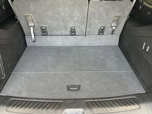 Used 2023 Chevrolet Suburban LT AWD/4WD image 18