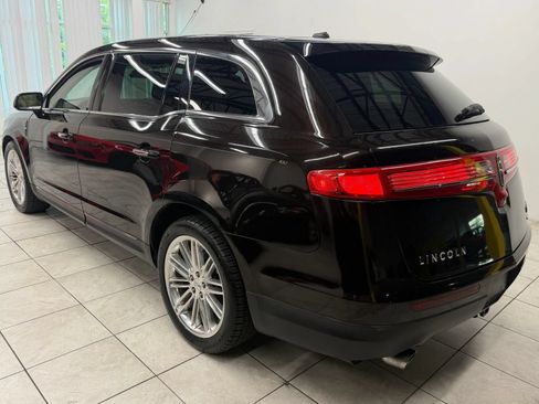 Used 2013 Lincoln MKT AWD image 7