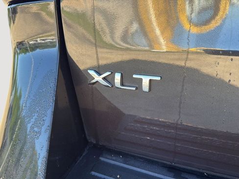 Used 2024 Ford Expedition Max XLT image 11