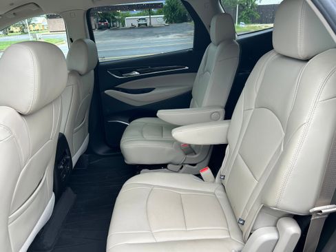 Used 2019 Buick Enclave Essence FWD image 28