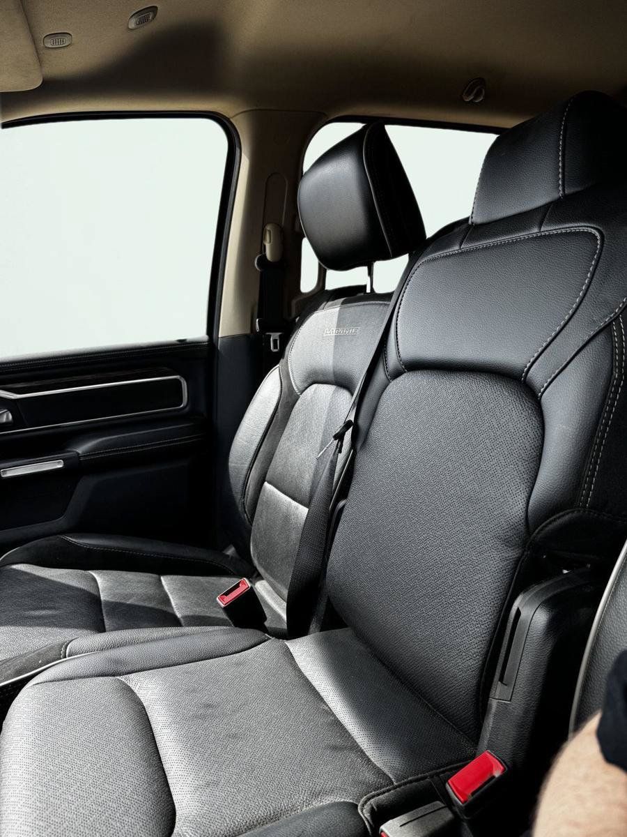 Used 2020 RAM 1500 Laramie AWD/4WD image 4